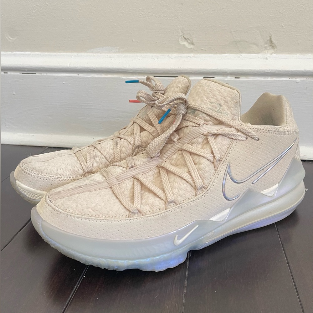 Men’s Nike 2020 LeBron 17 Low 'Easter' size 13
